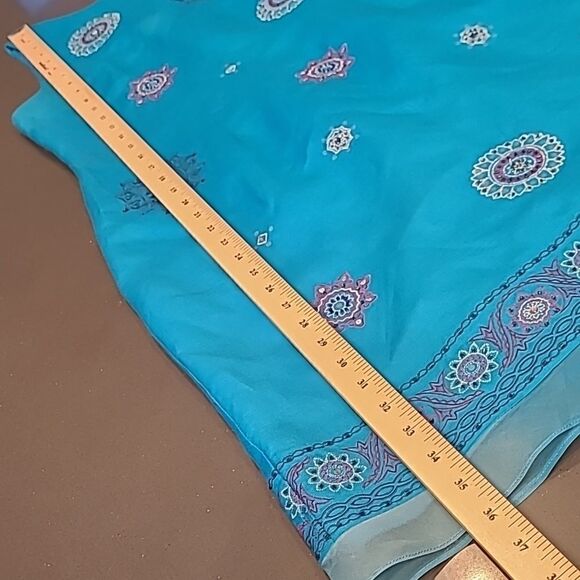 Plaza South petite embroidery details - Picture 8 of 15